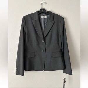 NWT 139$ Tahari Arthur S Levine Women's Jacket Gray Striped Lined Size 16P.